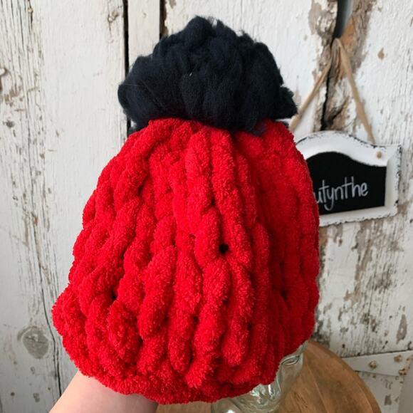 Handmade chunky knit hat with raw wool pom pom - Picture 3 of 5